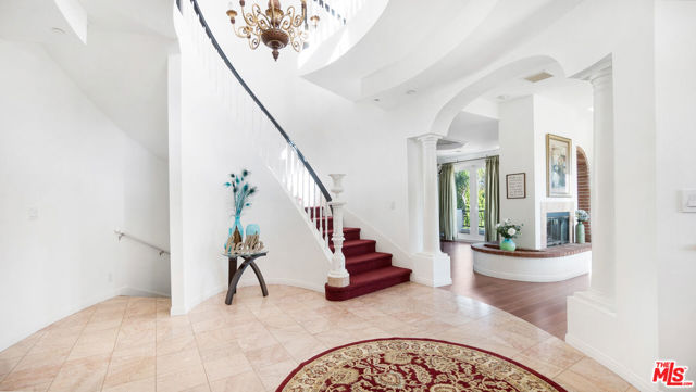 7449 Studio Road, Canoga Park CA: https://media.crmls.org/mediaz/14344764-fbbd-4529-8efd-f1a34a655003.jpg