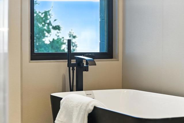 490 Shelford Avenue, San Carlos CA: https://media.crmls.org/mediaz/143516f3-5949-4cba-96b5-26aab5b9136c.jpg