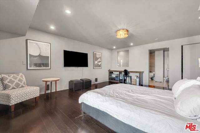 1155 N La Cienega Boulevard, West Hollywood CA: https://media.crmls.org/mediaz/14351a25-cfc6-43c7-b949-590f3109d91e.jpg