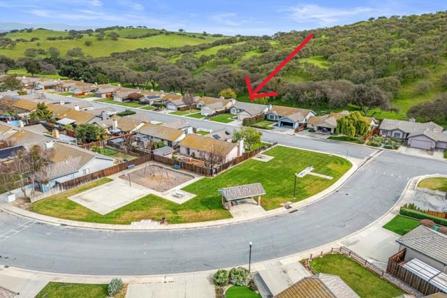 46315 Pine Meadow Drive, King City CA: https://media.crmls.org/mediaz/14354c0d-4c74-4f26-8e74-267e9b018409.jpg