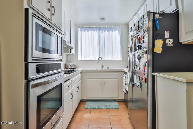 5429 Newcastle Avenue, Encino CA: https://media.crmls.org/mediaz/14354eb9-4eea-4a9f-8107-1c6db9a16534.jpg