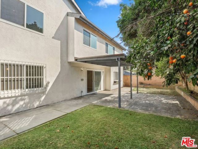 7803 Goldmine Lane, Lake Balboa CA: https://media.crmls.org/mediaz/1435a8ba-ad52-4379-b220-48628b28b13e.jpg