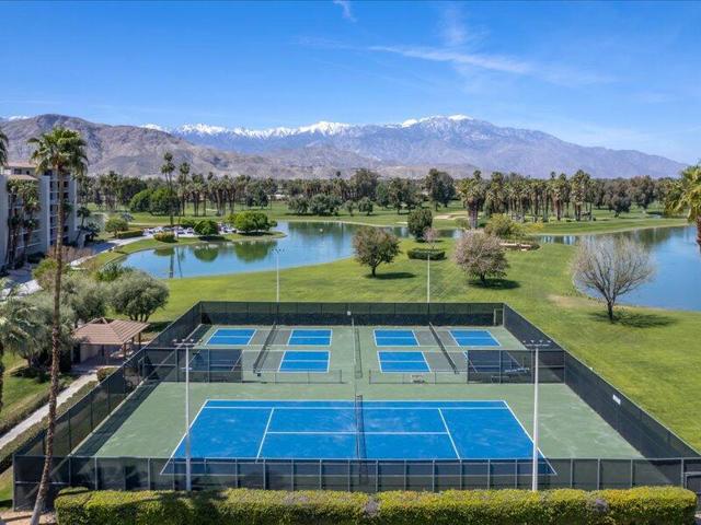 900 Island Drive, Rancho Mirage CA: https://media.crmls.org/mediaz/14361470-fe26-47df-b404-c28e40704175.jpg