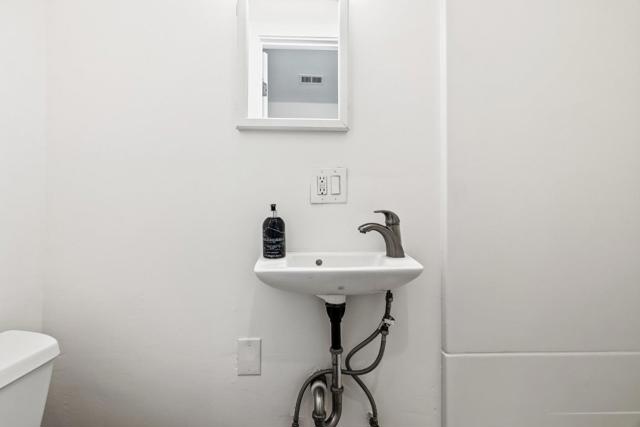 68 Live Oak Road, Royal Oaks CA: https://media.crmls.org/mediaz/143641af-7205-417e-8f31-66cb9a750fce.jpg