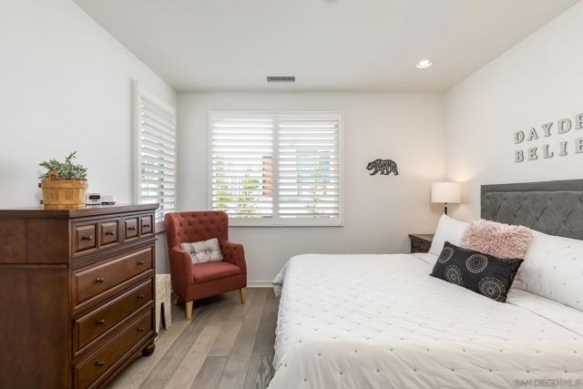 2511 State St, Carlsbad CA: https://media.crmls.org/mediaz/14366ac6-2e97-4854-a788-544dce30ead9.jpg