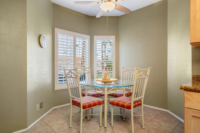 280 Vista Royale W Circle, Palm Desert CA: https://media.crmls.org/mediaz/1437310e-dcf0-4c99-ba0c-c88642e9b566.jpg