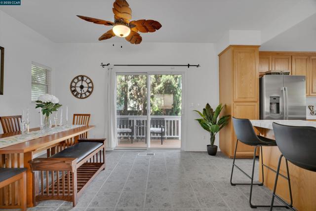 123 Williamson Ct, Martinez CA: https://media.crmls.org/mediaz/14376c4f-f450-499f-a91b-6c6f9afca251.jpg