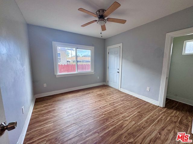 1151 E 15th Street, Long Beach CA: https://media.crmls.org/mediaz/14379204-3493-4319-9b97-500323b232ff.jpg