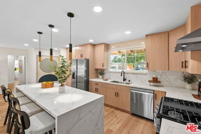 6520 Debs Avenue, West Hills CA: https://media.crmls.org/mediaz/14379312-7df2-4a48-a0c3-20047808d8f2.jpg