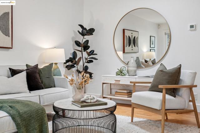 2028 Damuth St, Oakland CA: https://media.crmls.org/mediaz/1437a3c9-269d-45d2-b521-fd6d05660ab0.jpg