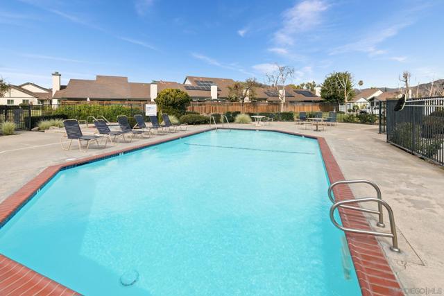 453 Bancroft Gl, Escondido, California 92027, 2 Bedrooms Bedrooms, ,2 BathroomsBathrooms,Condominium,For Sale,Bancroft Gl,250018826SD