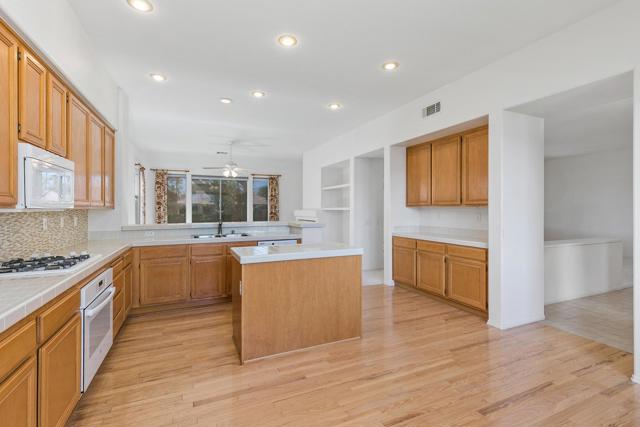 Image 3 of 29 For 77619 Ashberry Court