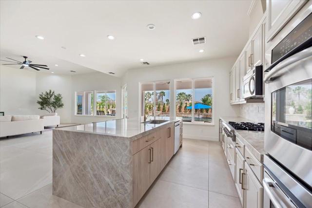 80262 Amazon Avenue, Indio CA: https://media.crmls.org/mediaz/1439a3cb-50ee-40f7-a012-c4044e8441bd.jpg