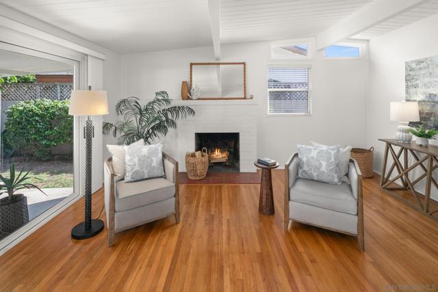 661 Balboa Avenue, Coronado CA: https://media.crmls.org/mediaz/143a96d5-2525-4d87-9a7c-a570167b5d58.jpg