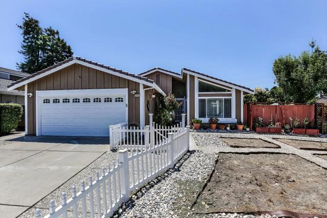 33456 Caliban Drive, Fremont CA: https://media.crmls.org/mediaz/143b6399-49f0-4a5b-be66-81a036d839e1.jpg