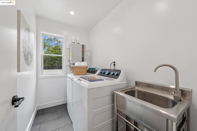 1207 Cedar St, Berkeley CA: https://media.crmls.org/mediaz/143b81c6-6288-4a4b-adbe-759ff8761b8a.jpg