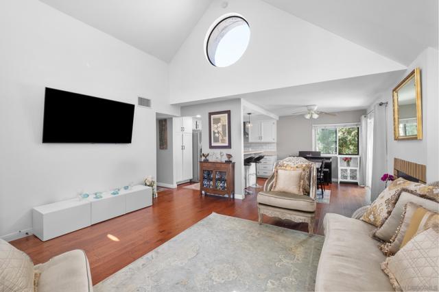 17885 Caminito Pinero, San Diego CA: https://media.crmls.org/mediaz/143bbb6e-e6f0-4fd0-893b-9540094d9780.jpg