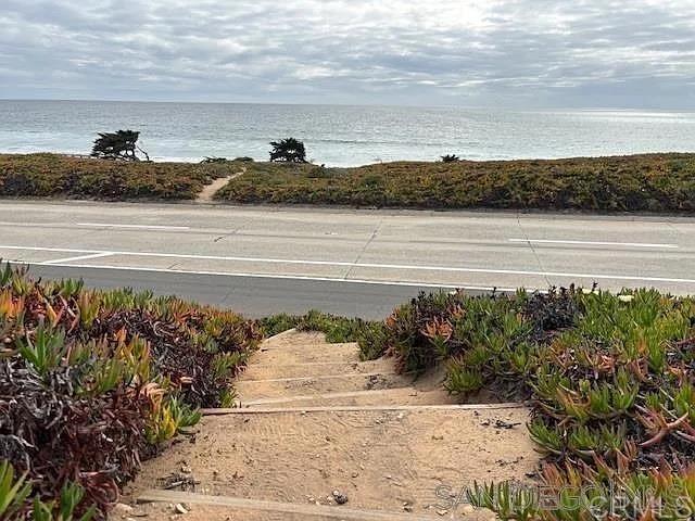6496 Friendly Place, Carlsbad CA: https://media.crmls.org/mediaz/143cd8a1-821e-4cc7-9561-0f46e86d489d.jpg