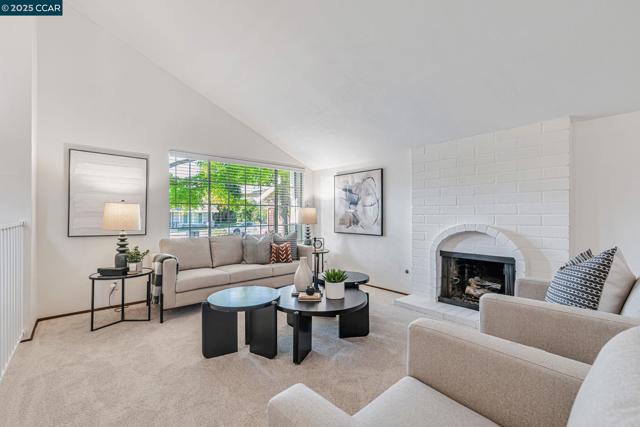 1372 Bent Tree Ln, Concord CA: https://media.crmls.org/mediaz/143cf4b7-147e-42d5-9d11-21b6dfc4696e.jpg
