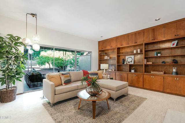 Detail Gallery Image 18 of 57 For 817 E Mountain St, Glendale,  CA 91207 - 5 Beds | 4/1 Baths