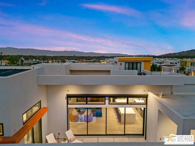 190 Obsidian Loop, Palm Springs CA: https://media.crmls.org/mediaz/143de427-6bc9-4488-bf04-f9435ca04118.jpg