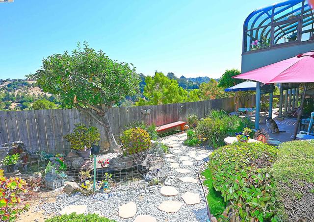 5295 Winifred Dr, Castro Valley CA: https://media.crmls.org/mediaz/143e17d3-7e8e-44ac-9a93-7554dad1ec42.jpg