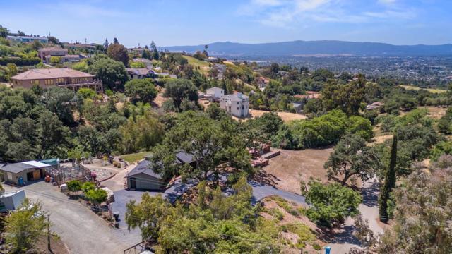 15946 Camino Vista Way, San Jose CA: https://media.crmls.org/mediaz/143e412a-2d72-4ddc-b96a-9a3b9de573a8.jpg