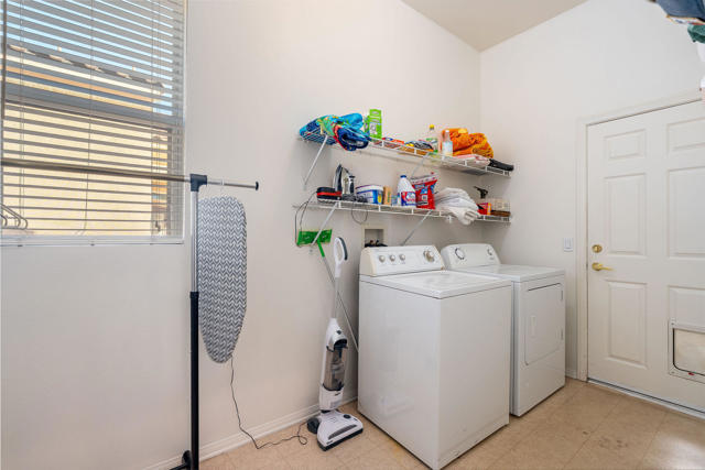 44719 Alexandria Vale, Indio CA: https://media.crmls.org/mediaz/143e5ff4-233d-4c3b-a9b5-e8072dcfb765.jpg