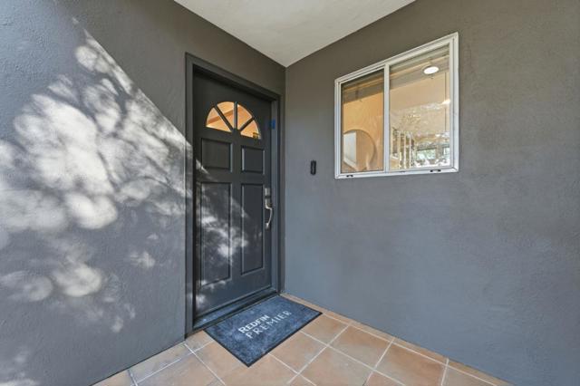 1962 Menalto, Menlo Park CA: https://media.crmls.org/mediaz/143e786b-8896-4678-b663-6fdb47aa86f8.jpg