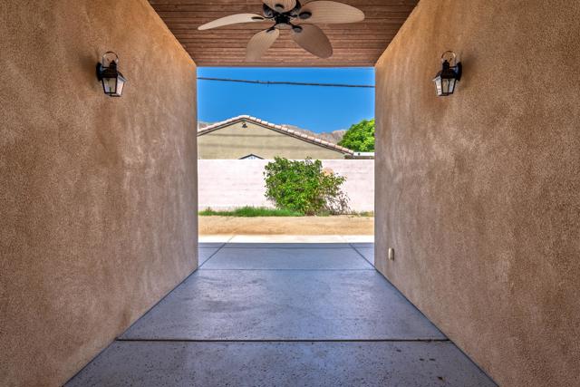 51885 Avenida Bermudas, La Quinta CA: https://media.crmls.org/mediaz/143efd3e-578f-45b9-8226-b15e9333dc75.jpg