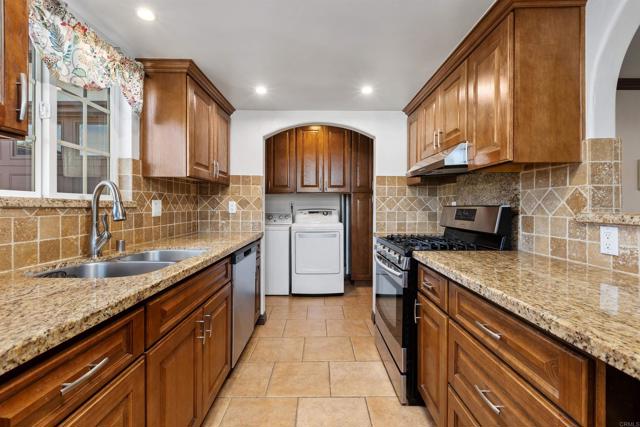 Detail Gallery Image 21 of 37 For 731 Teaberry St, Encinitas,  CA 92024 - 3 Beds | 2 Baths