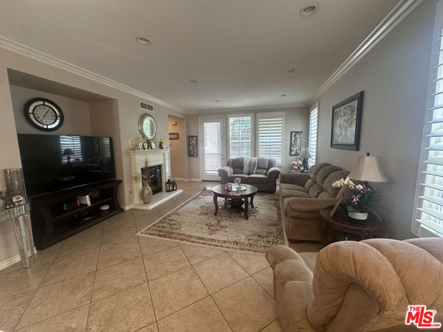 22 St Just Avenue, Ladera Ranch CA: https://media.crmls.org/mediaz/143f96c6-4e2d-448a-b6a5-71ff46720532.jpg