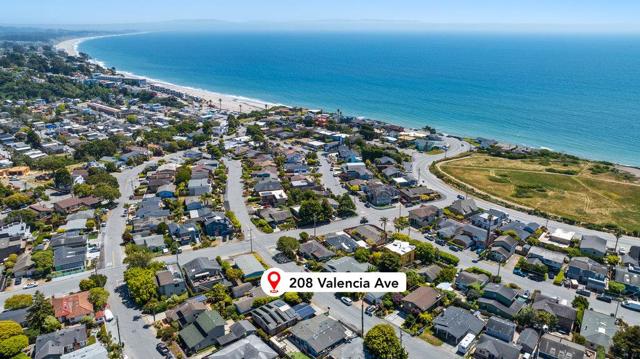 208 Valencia Avenue, Aptos CA: https://media.crmls.org/mediaz/143fe857-d451-41f1-b18a-13346f90c659.jpg