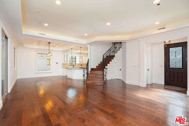 2005 Robinson Street, Redondo Beach, California 90278, 4 Bedrooms Bedrooms, ,3 BathroomsBathrooms,Residential,For Sale,Robinson,26638819