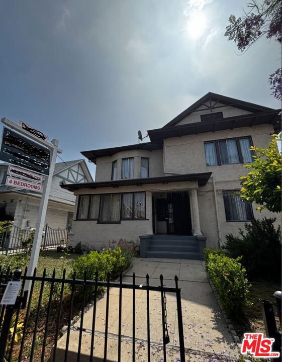 1678 Roosevelt Avenue, Los Angeles CA: https://media.crmls.org/mediaz/14414006-a704-4a32-a71b-2e7087f84198.jpg