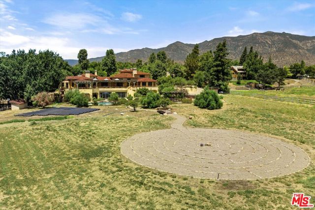 561 Saddle Lane, Ojai CA: https://media.crmls.org/mediaz/14418b38-4c6d-4e2d-ab2d-3caffcc99030.jpg