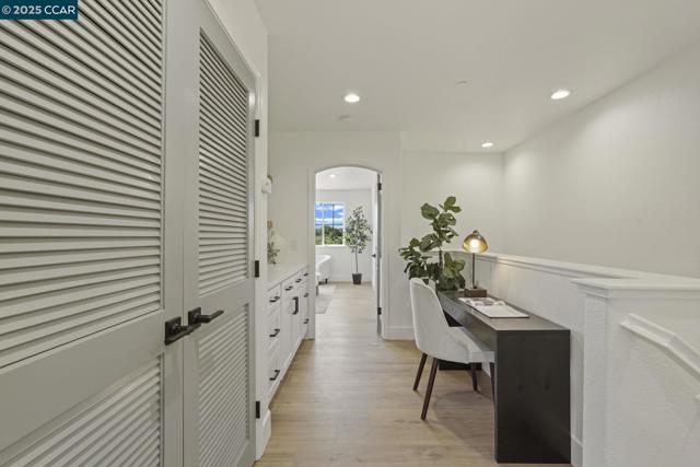 Image 18 of 35 For 2575 Edgewater Drive