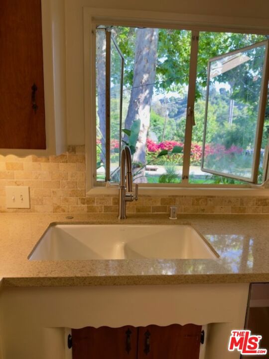 2290 Canonita Drive, La Habra Heights CA: https://media.crmls.org/mediaz/14424cde-c001-4666-8e3a-bd79d6a18541.jpg