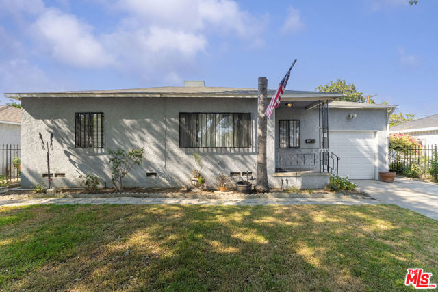 8056 Wakefield Avenue, Panorama City CA: https://media.crmls.org/mediaz/14427b8e-18db-4986-8142-eda3231a6a98.jpg
