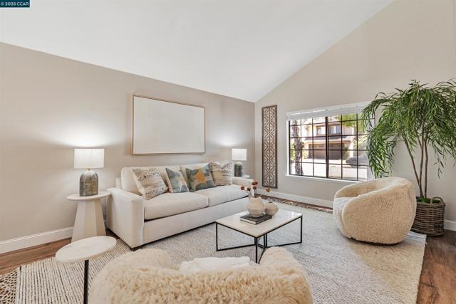 2329 Sweetwater Dr, Martinez CA: https://media.crmls.org/mediaz/14428c49-a7b2-4e51-9fe5-f83eabc6e5e4.jpg