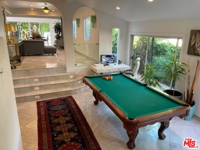 425 Sunridge Street, Playa del Rey CA: https://media.crmls.org/mediaz/14439191-caea-4050-aacb-4b945e3a72da.jpg