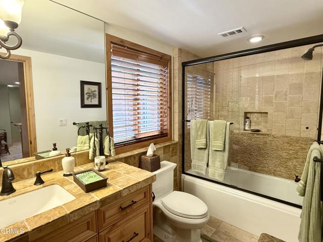 268 Sunset Drive, Oxnard CA: https://media.crmls.org/mediaz/14439e64-3717-4b9e-9b97-254a0f96579a.jpg