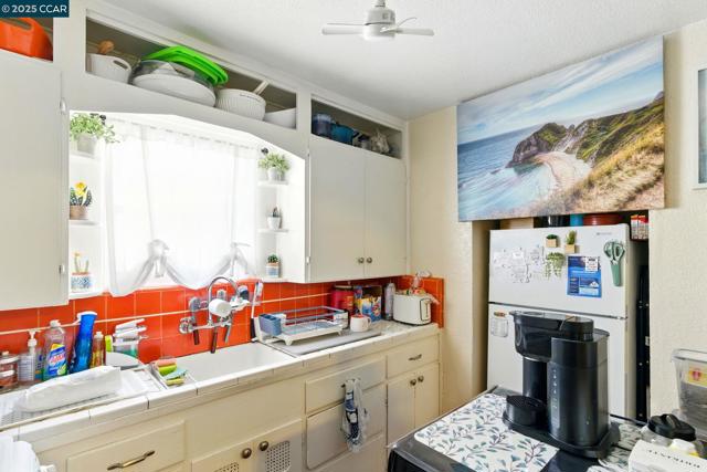 521 C St, Martinez CA: https://media.crmls.org/mediaz/1445424d-9827-4640-835b-b49d161f731d.jpg