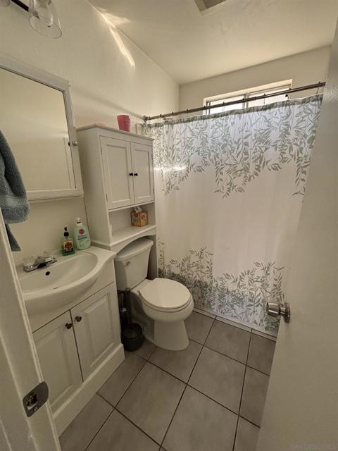 8209 8211 Jema Way, Lakeside CA: https://media.crmls.org/mediaz/1445bd84-de43-4eb2-8bbc-93124d3dae50.jpg