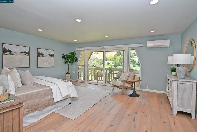 3434 Tice Creek Dr, Walnut Creek CA: https://media.crmls.org/mediaz/1445c5ff-ddae-42b2-80e3-2e417affc4f7.jpg