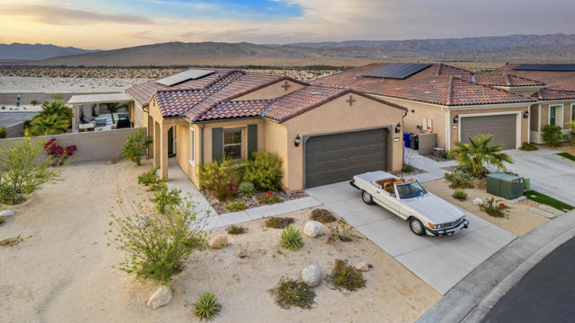 10 Zinfandel, Rancho Mirage CA: https://media.crmls.org/mediaz/1445db98-d6d3-4d12-93c1-a7b3826120aa.jpg
