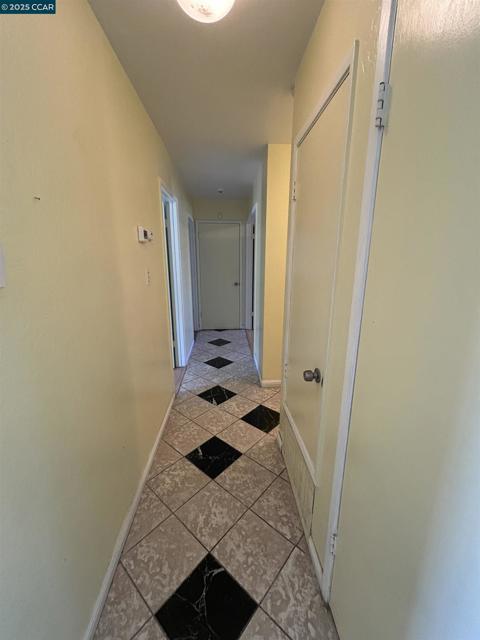 26 Leeward Way, Pittsburg CA: https://media.crmls.org/mediaz/1445f80f-8ef0-4a94-b342-77bde2ff7ffc.jpg