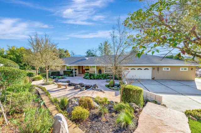 10260 Lucky Court, Gilroy CA: https://media.crmls.org/mediaz/14463974-355b-44b2-aeb5-7929d903931e.jpg