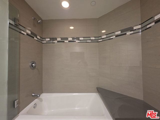 12000 Goshen Avenue, Los Angeles CA: https://media.crmls.org/mediaz/14466481-bb91-4ab0-b651-326d35fdad4b.jpg
