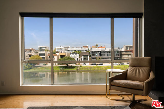 6400 Pacific Avenue, Playa del Rey CA: https://media.crmls.org/mediaz/14468d61-e55e-495b-bd92-77f9097824a8.jpg
